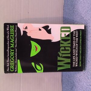 Gregory Maguire Wicked Pocket Paperback Copyright 1995